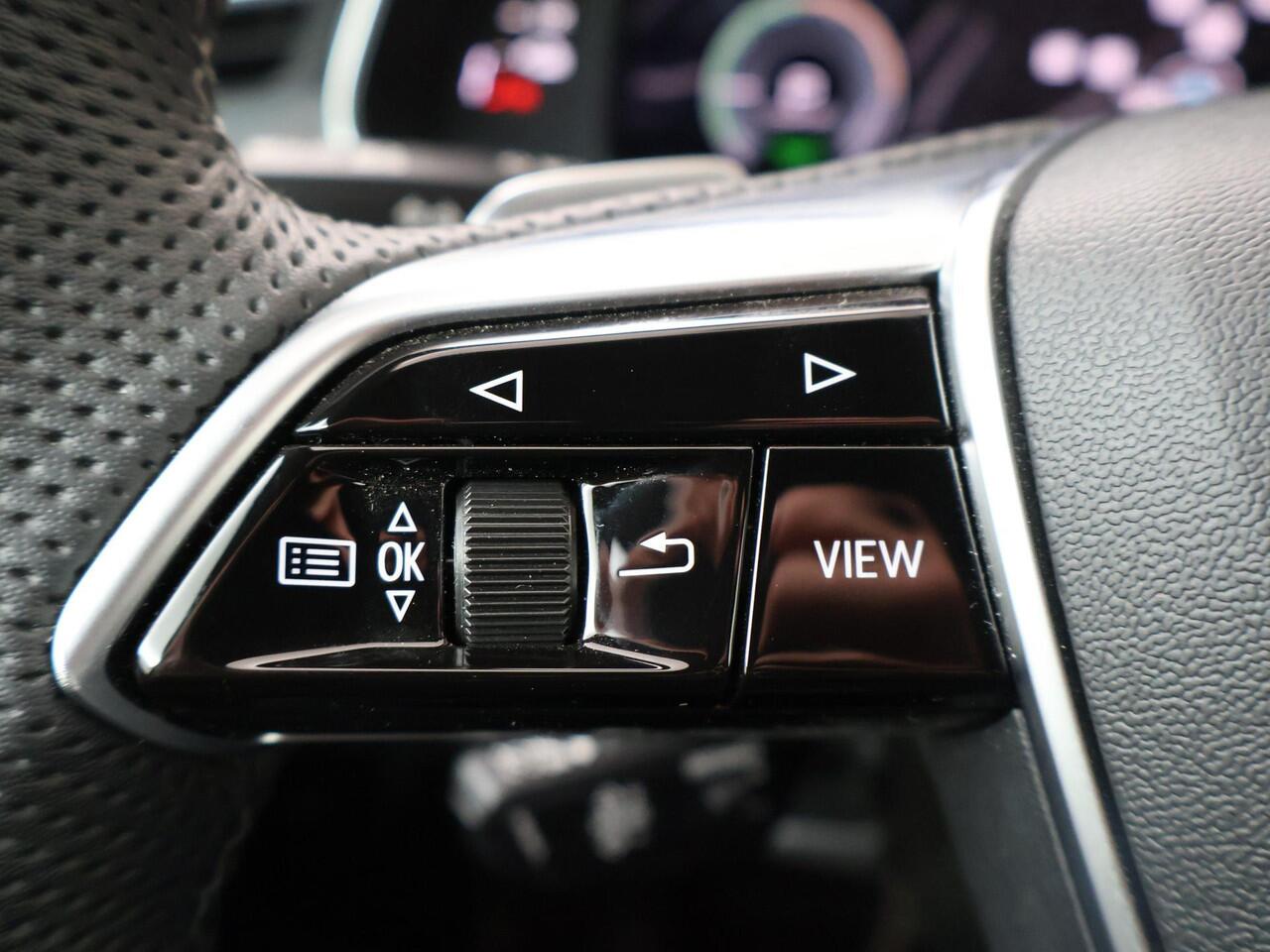 Audi A6 Avant 55 TFSI e quattro S edition Competition | 367 PK | Panoramadak | Trekhaak wegklapbaar | Head-up display |