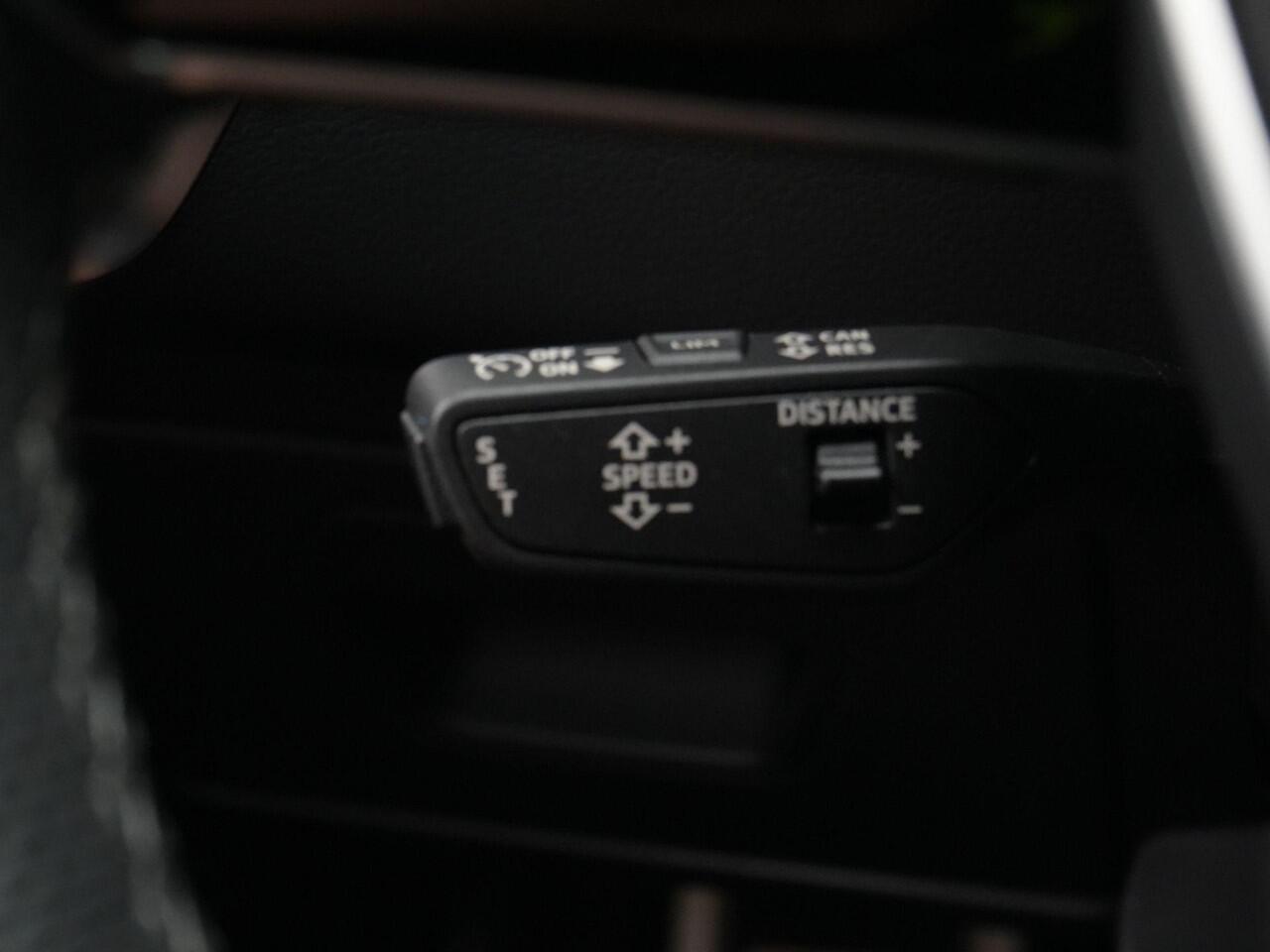 Audi A6 Avant 55 TFSI e 367 pk Competition / S-Line | Panoramadak | Matrix LED | Achteruitrijcamera | Adaptive cruise | Sportonderstel | Remklauwen rood | 21 inch