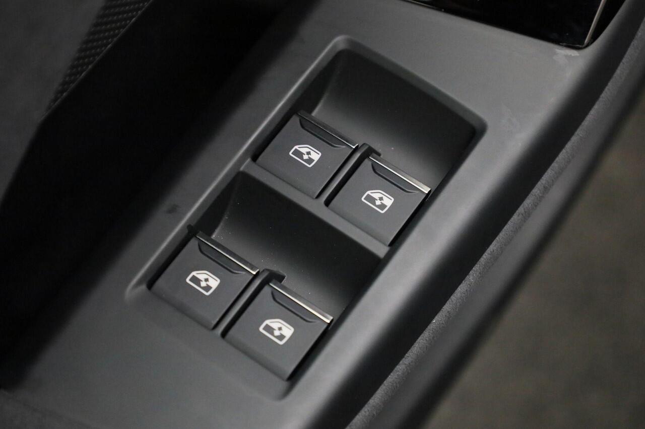 Audi A6 Avant e-tron S edition e-tron 100kWh 367 PK · Tech pro · Panorama-glasdak · Sportstoel plus leder zwart · Stoelmassage + ventilatie