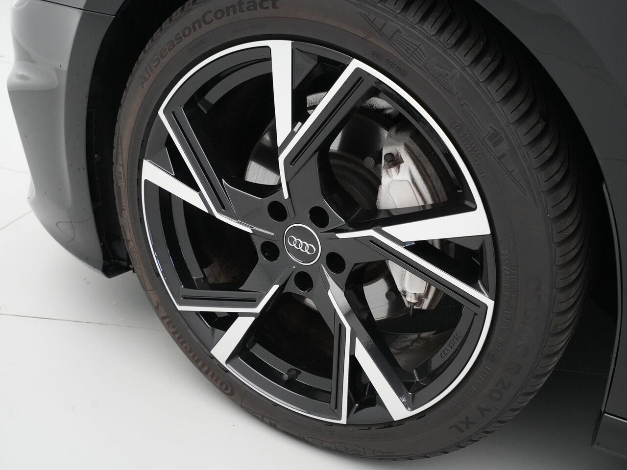 Audi A6 Avant 45 TFSI 245pk S-line Navigatie Sportstoelen 19" velgen zonwering 64