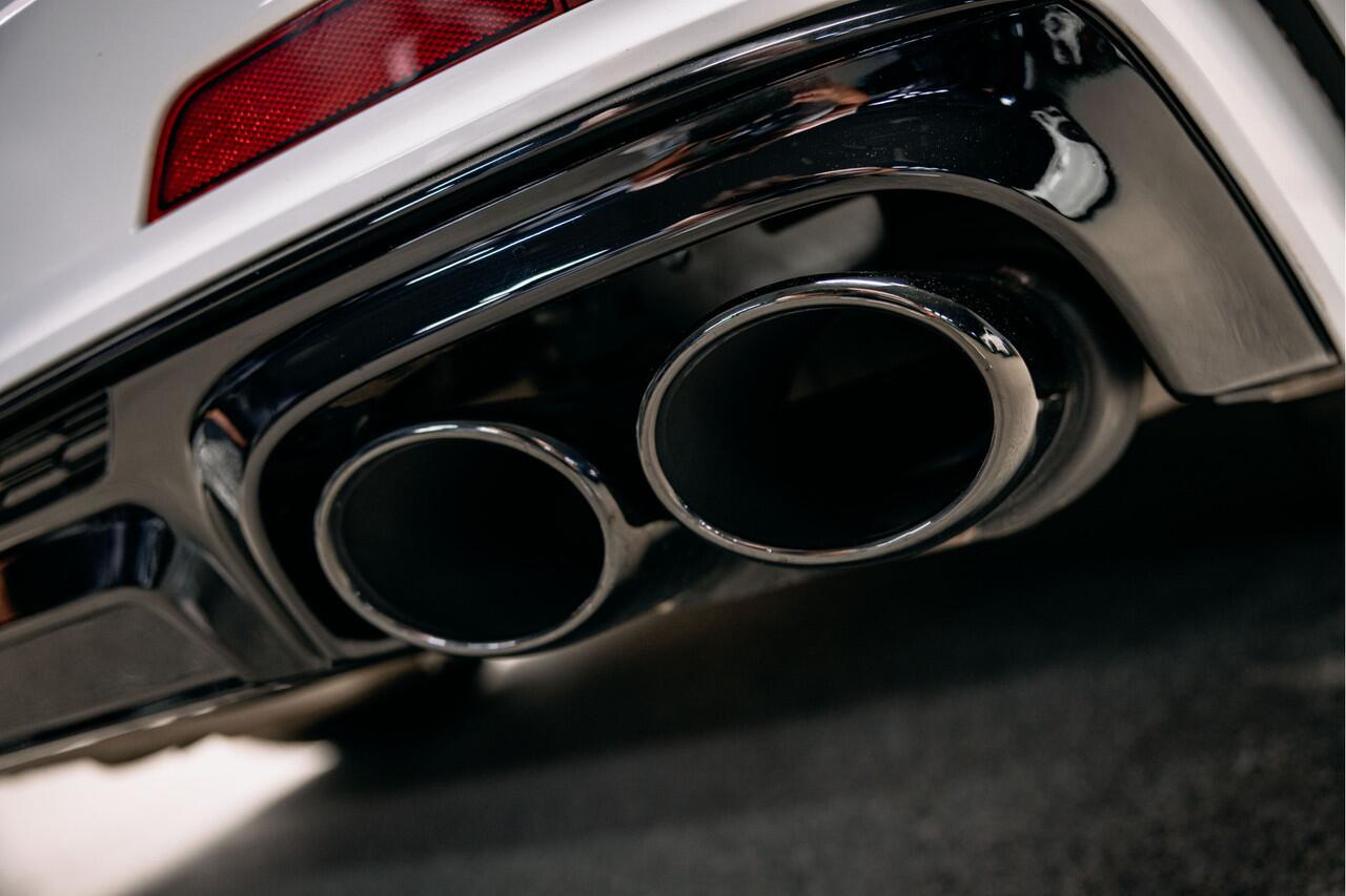 Audi A6 Avant 55 TFSI e quattro Competition | Hybride | Quattro | Head-up | 360 camera | Sportstoelen |