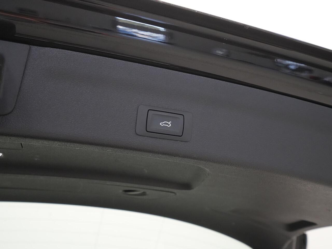 Audi A6 Avant 45 TFSI 245pk S-line Navigatie Sportstoelen 19" velgen zonwering 64