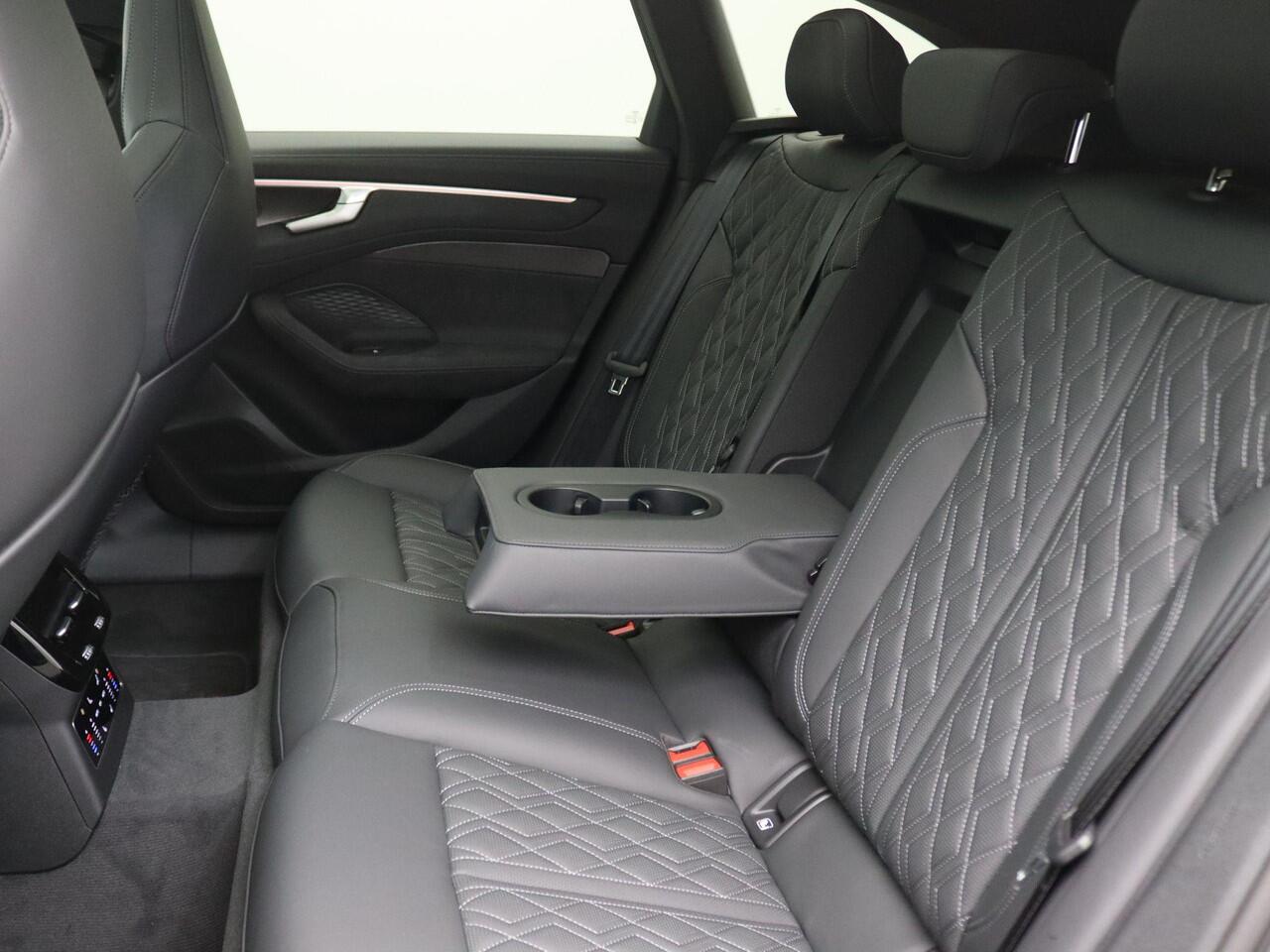 Audi A6 Avant 2.0 e-hybrid quattro S edition Competition 367PK Sportstoelen plus, head-up, B&O sound, Luchtvering, Panoramadak, Trekhaak, 21" lichtmetalen velgen