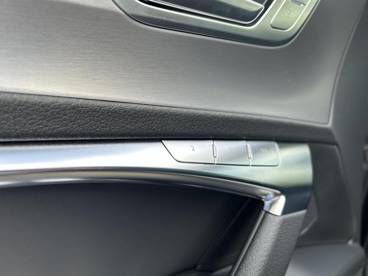 Audi A6 Avant S edition Competition (C8) 50 TFSI e 220 kW / 299 | Glazen Panoramadak | Comfortsleutel | Stoelverwarming | Verwarmd Stuurwiel | Led Matrix | Adaptieve Cruise Control |