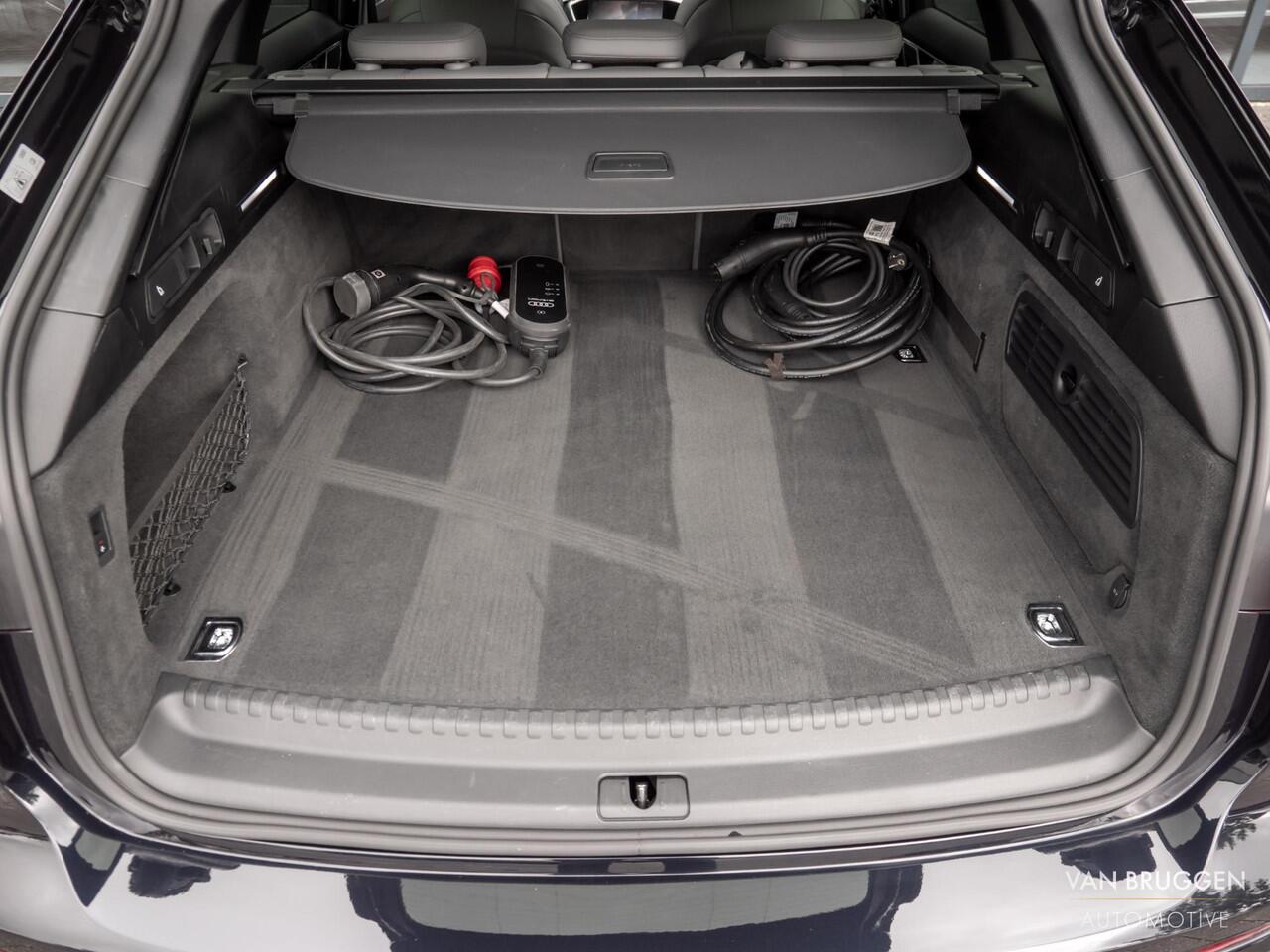 Audi A6 Avant 55 TFSI E Quattro S-Line Pano RS-Stoelen Trekhaak Individual B&O BTW