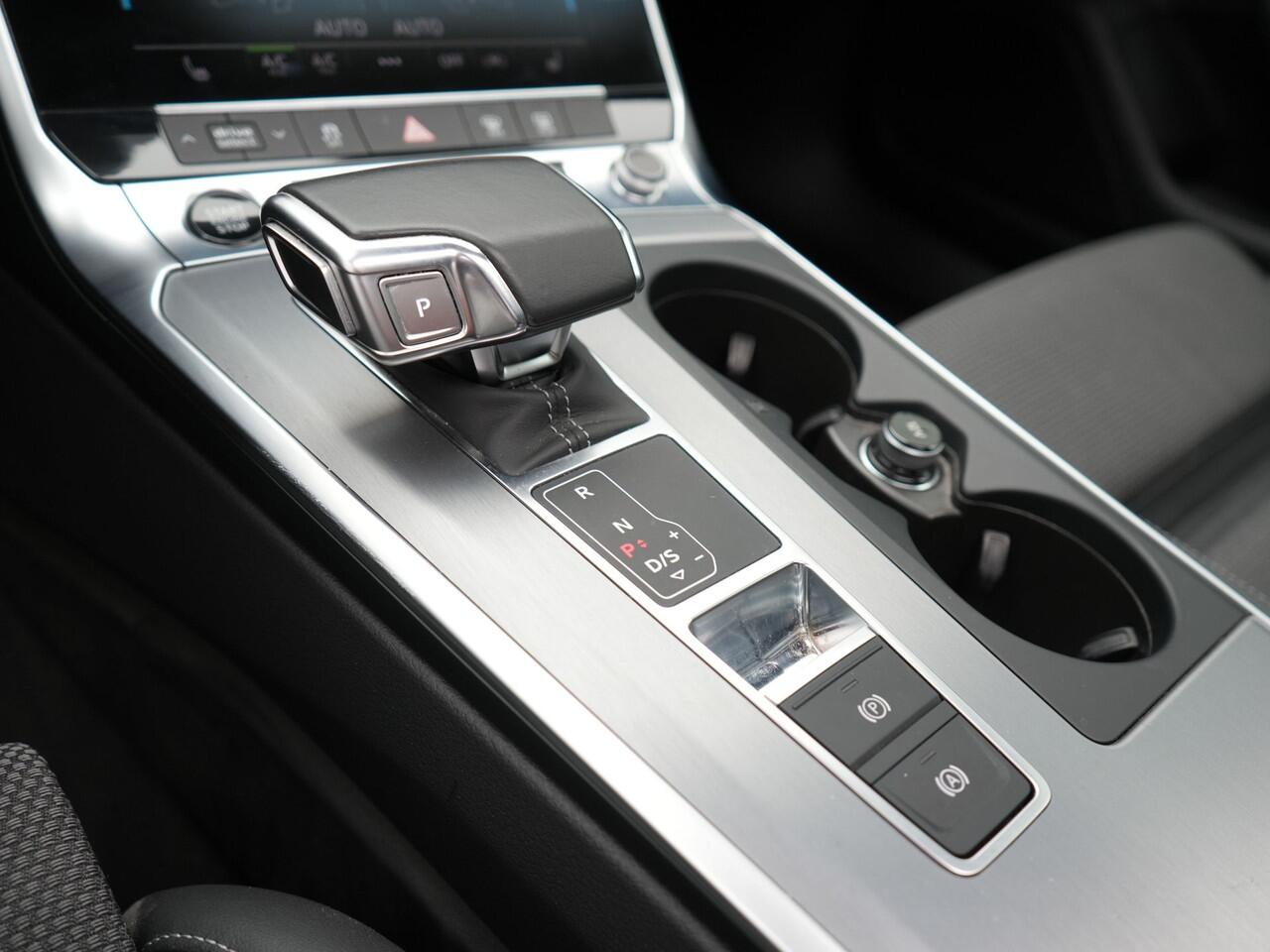 Audi A6 Avant 55 TFSI e Quattro S Line Plug In Hybrid 367pk PHEV | Panodak | Adaptive Cruise | Virtual | 19"L.M | Sportstoelen Verwarmd | 19"L.M | Camera | Parkeerassistent |