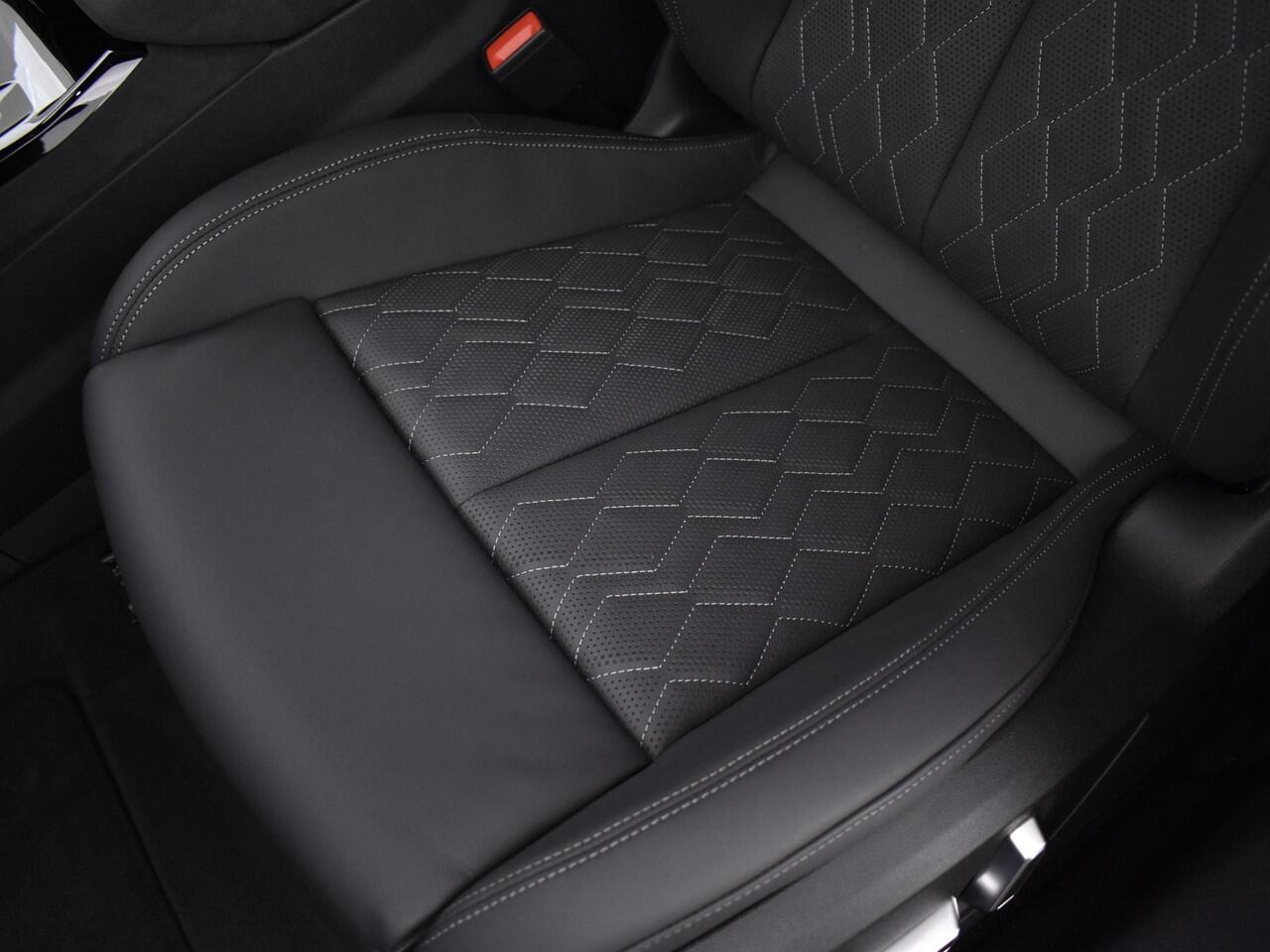 Audi A6 e-tron S6 Avant e-tron e-tron 100kWh 370 kW / 503 PK Avan Audi S6 e-tron Avant 503pk · Interieur Carbon · Panorama-glasdak · Sportstoelen plus Leder · B&O Premium 3D · MEGA Sale