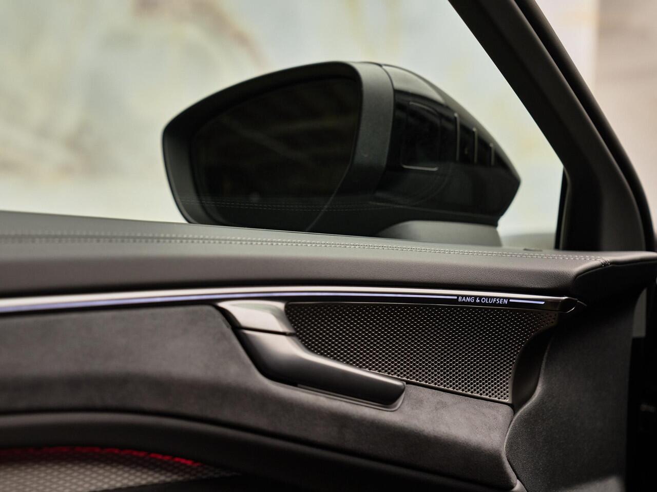 Audi A6 Avant E-Hybrid Quattro S Edition Competition, Edition 1, 21", pano, luchtv., tr.haak, B&O, luchtv., OLED, matrix-LED, memory, massage, HUD, privacy