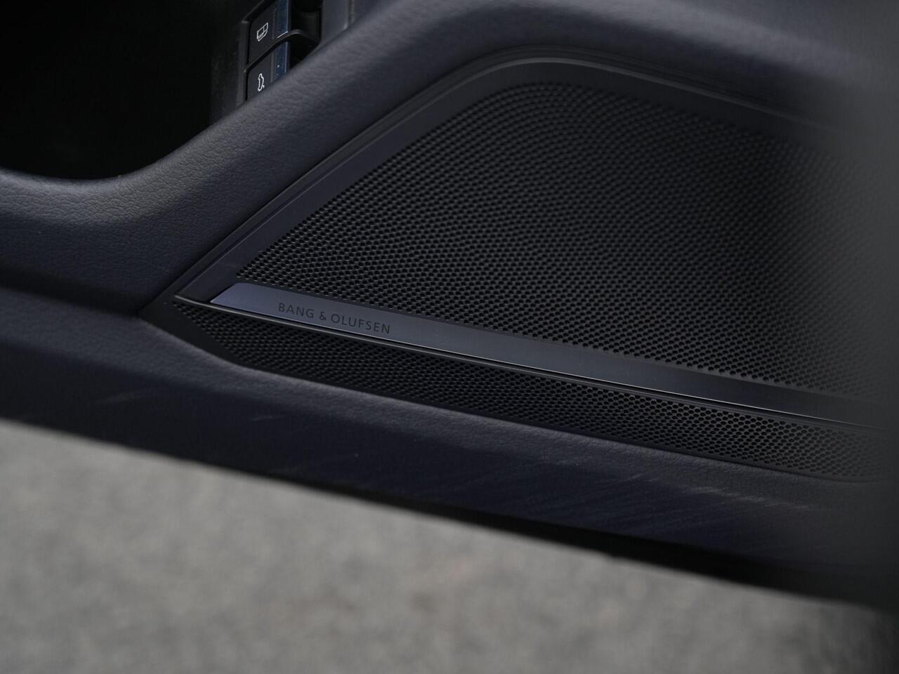 Audi A6 Avant 55 TFSI e 367 pk quattro Pro Line S Competition / S-Line | Panoramadak | Trekhaak | Demperregeling | Geheugenstoel | HD-Matrix LED | Head-up display | 360 camera | Bang & Olufsen | Leder/alcantara