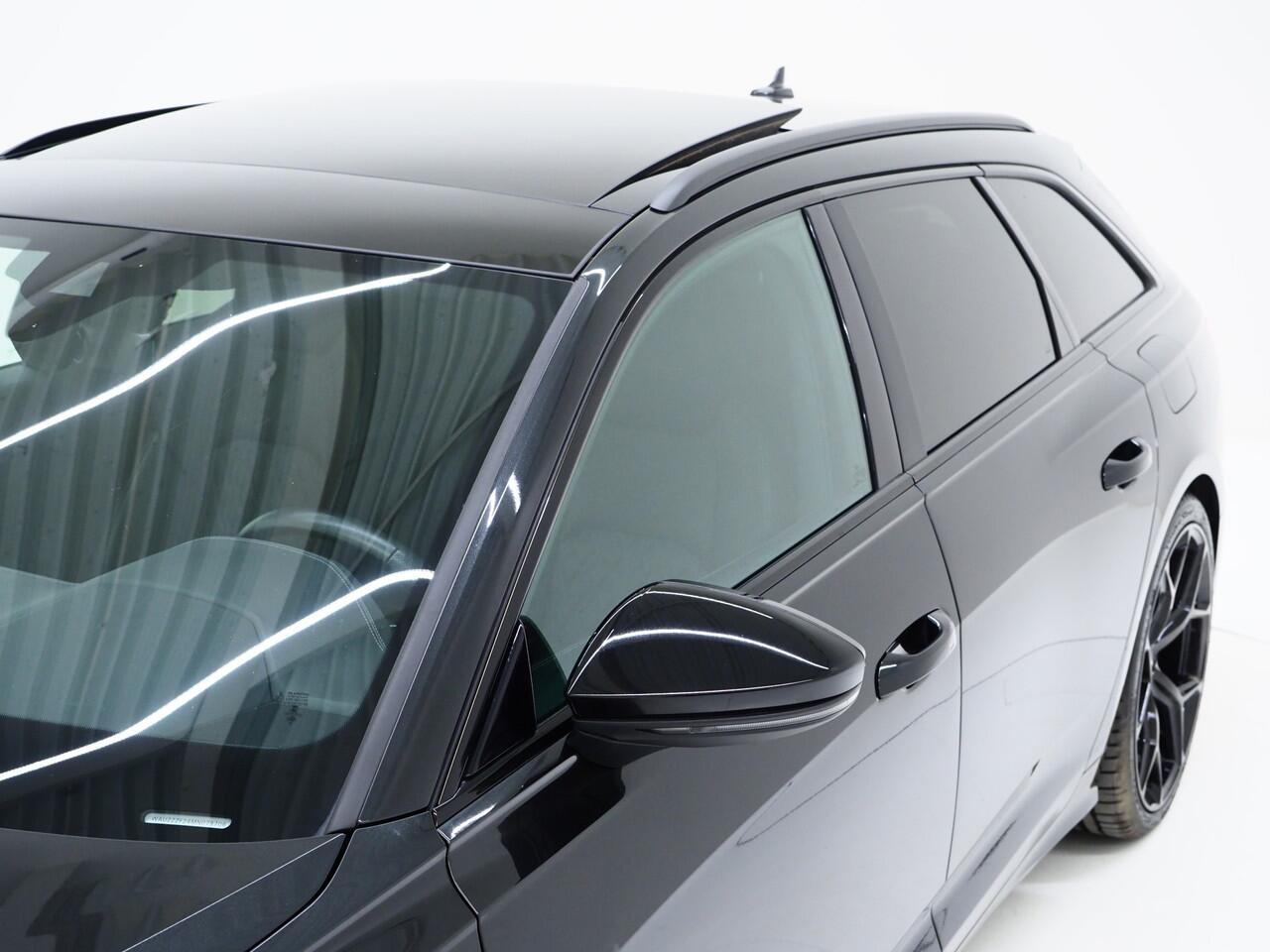 Audi A6 Avant 55 TFSI e quattro Competition Black | RS Stoelen | Panoramadak | B&O | Keyless | Camera