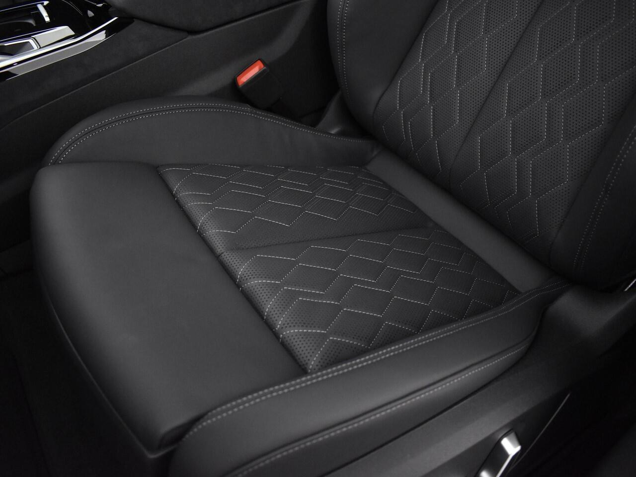 Audi A6 Avant e-tron S edition e-tron 367 PK 100 Kwh · Panorama glasdak · Privacy glas · 21"LM Velgen · Remzadels rood · MEGA Sale