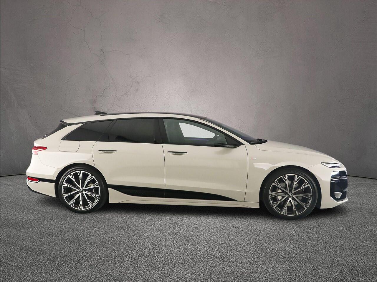 Audi A6 Avant e-tron S edition quattro 100 kWh | Digitale spiegels | Tech pro | Trekhaak | B&O | Luchtvering | Pano | Matrix | Oled |