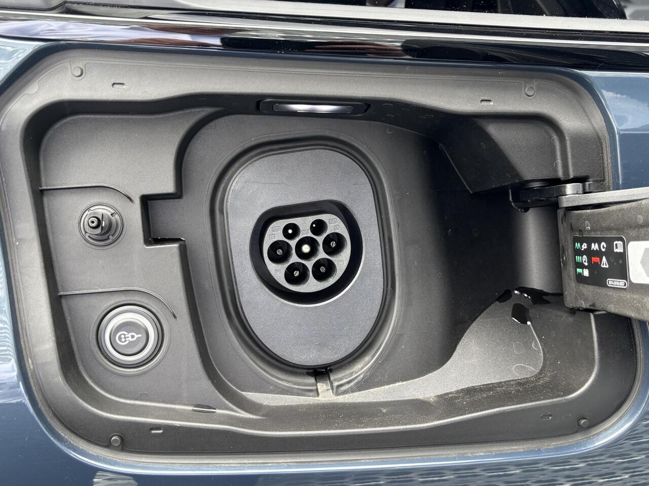 Audi A6 e-tron Avant Advanced edition 100kWh / 367 PK | Sportstoelen leder | Passagiersdisplay | Matrix LED-verlichting | Elektrische stoelen