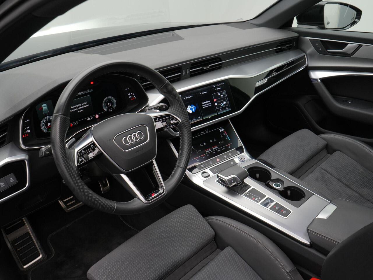 Audi A6 Avant 55 TFSI e 367 pk Competition / S-Line | Panoramadak | Matrix LED | Achteruitrijcamera | Adaptive cruise | Sportonderstel | Remklauwen rood | 21 inch