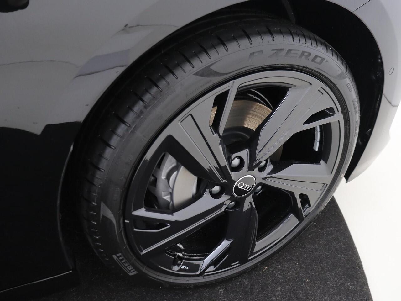 Audi A6 Avant e-tron S edition performance 100 kWh | Panoramadak | B&O 3D sound | Privacy glas | Tour | Navigatiepakket | Audi virtual mirrors |