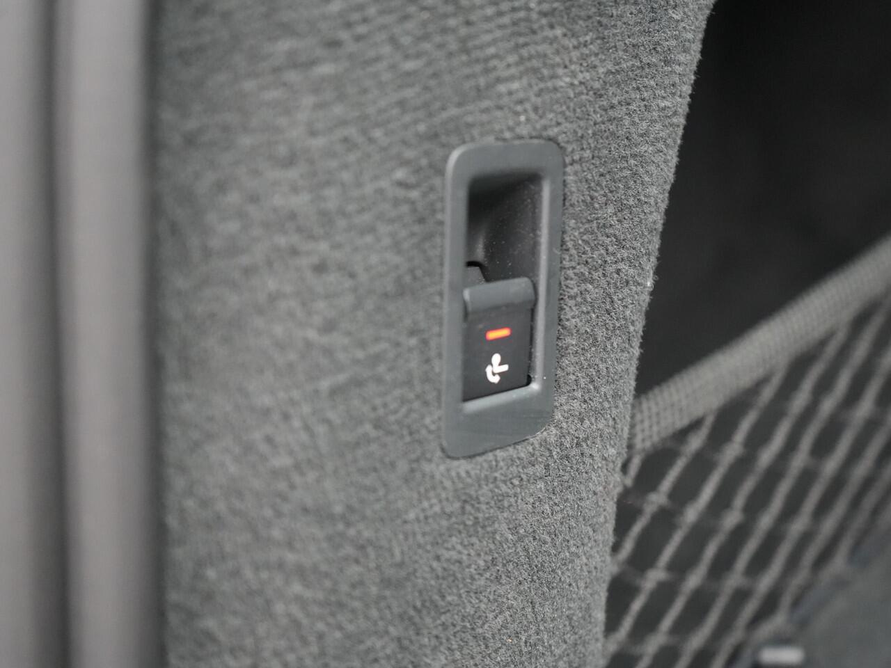 Audi A6 Avant 50 TFSI e quattro S Line Panodak Plug In Hybrid 300pk PHEV | Trekhaak | Head Up | Bang & Olufsen | Lederen Sportstoelen Verwarmd | Adaptive Cruise | Apple Carplay | Camera | Blis | Navigatie | Virtual | DAB |