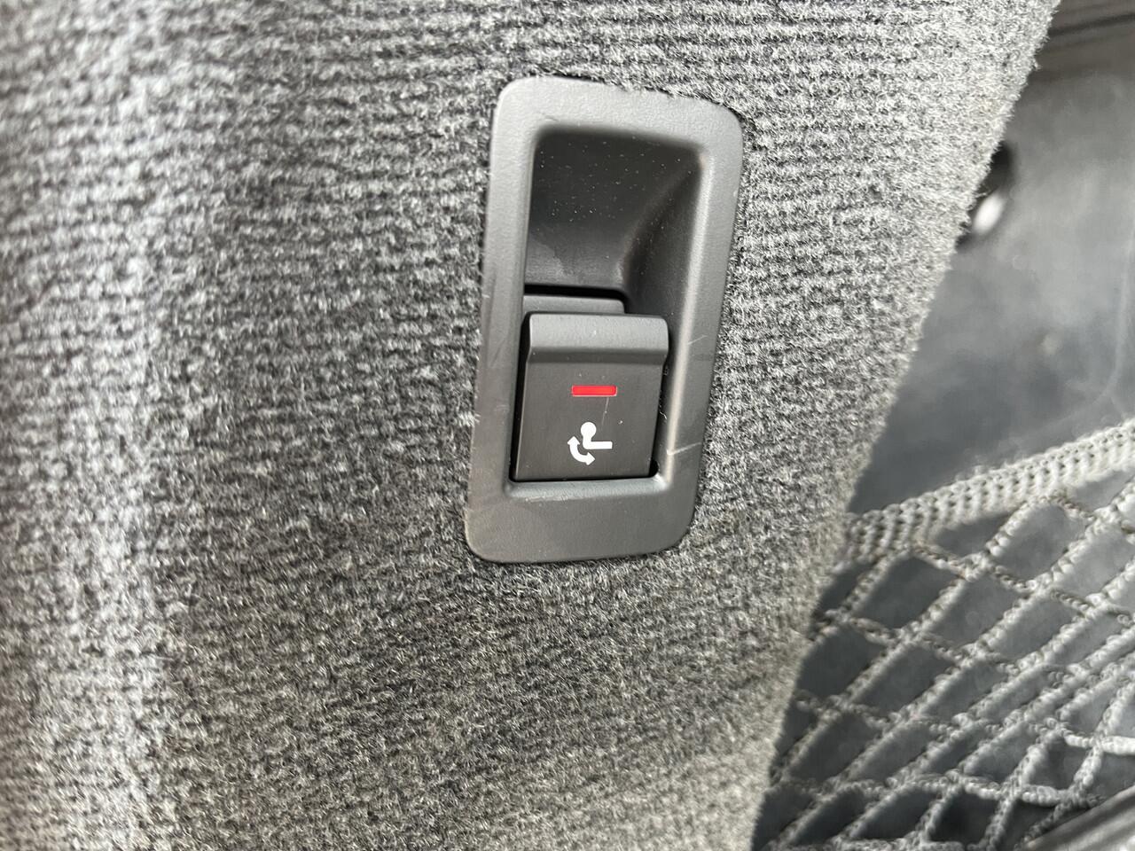 Audi A6 Avant 55 TFSI e quattro Competition / Panoramadak / 360 Camera / 3x S-line / Dodehoek / Lichtmetaal 19 inch / Zwenkbare trekhaak /