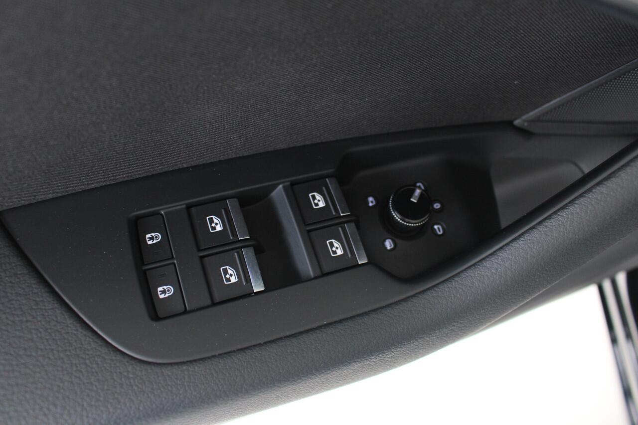 Audi A6 Avant 45 TFSI quattro Business edition Navigatie | El. verstelbare stoelen | Cruise Control | Lichtmetalen velgen