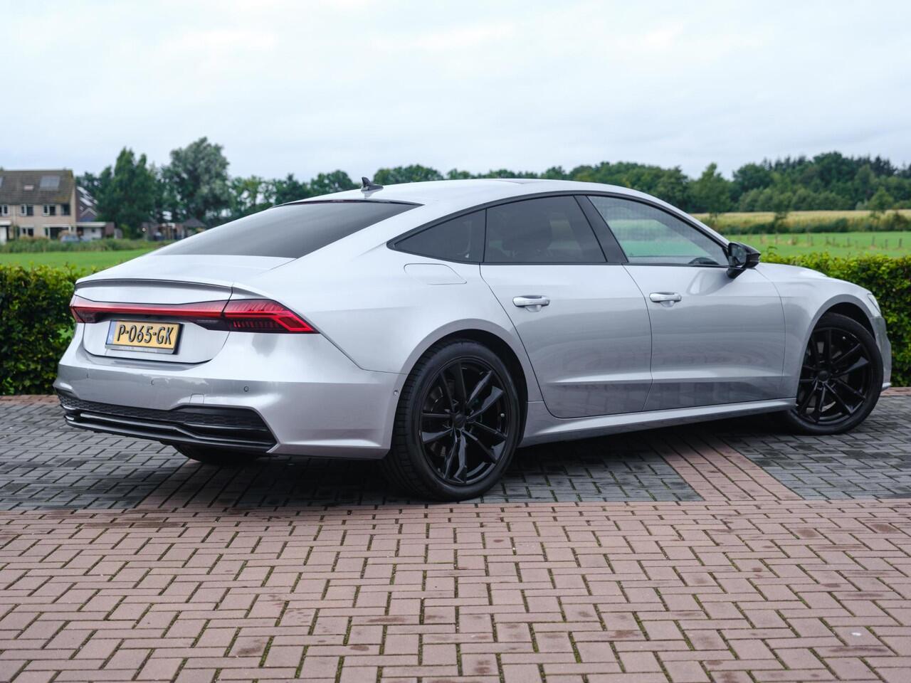 Audi A7 Sportback 55 TFSI e quattro Competition | S-line | Volleder Valcona | Panodak | 4-zone ECC | LED |  Assistentie City & Tour pack | Achterbank verw | Adap onderstel | DAB | Hud | 360cam | Softclose | Etc..