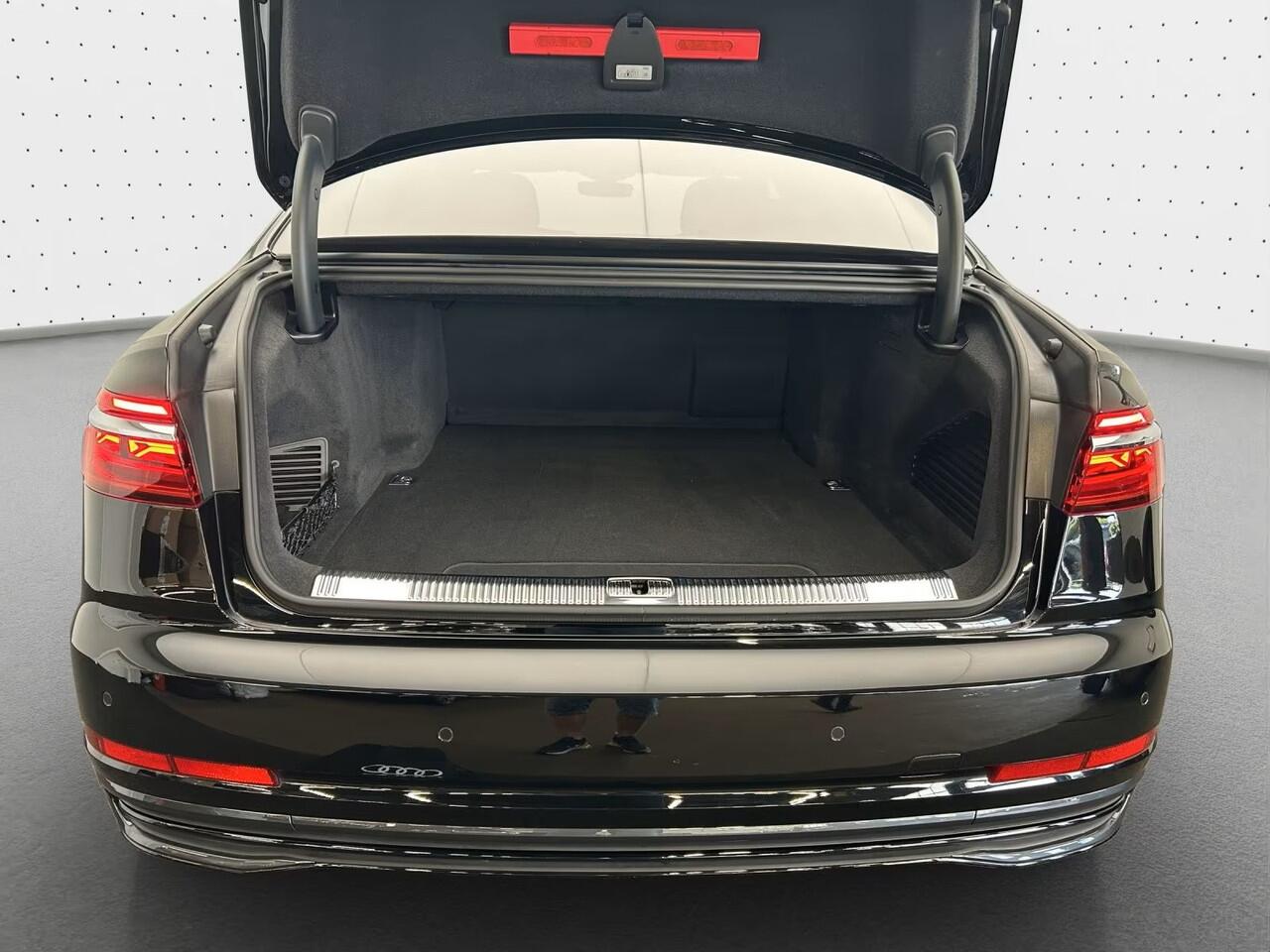 Audi A8 60 TFSI e quattro Lang 463 PK Individual Rear Seats Panoramadak Head-Up Bang en Olufsen