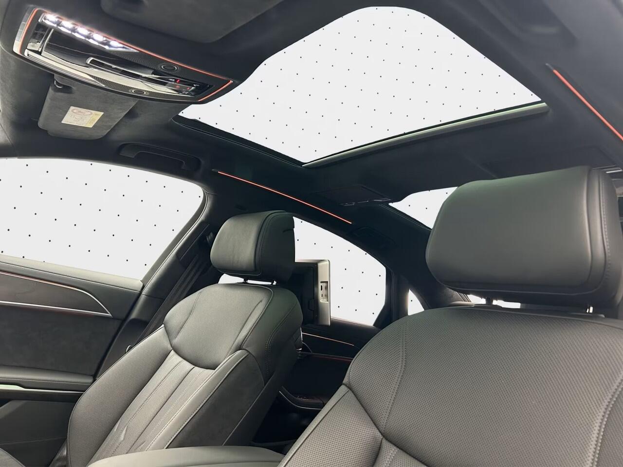 Audi A8 60 TFSI e quattro Lang 463 PK Individual Rear Seats Panoramadak Head-Up Bang en Olufsen