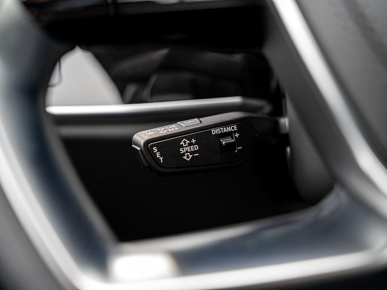 Audi A8 50 TDI Quattro 286 PK ACC Nachtzicht Stoelkoeling en massage Bang en Olufsen Glazen Schuifdak