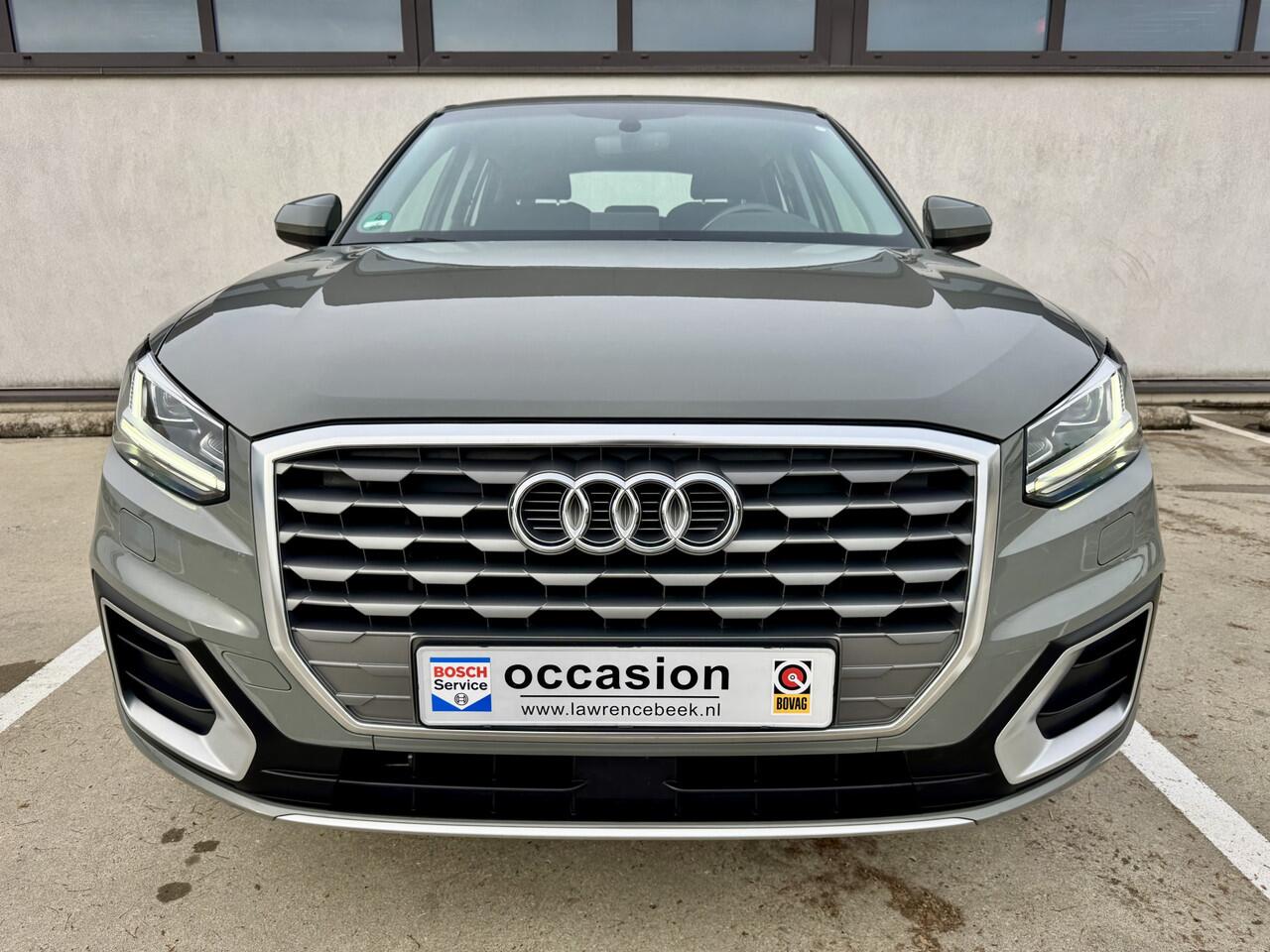 Audi Q2 35 TFSI CoD 150 pk Sport | S-Tronic | Manhattangrijs Metallic | uniek lage km stand | 1ste eign. | Nieuw staat | | Kleurcode X7L |