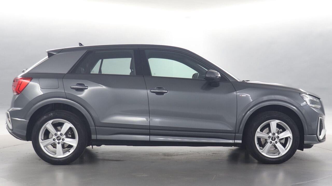 Audi Q2 35 TFSI 150pk S Edition S-Tronic / Navigatie / Adaptive Cruise Control / LED