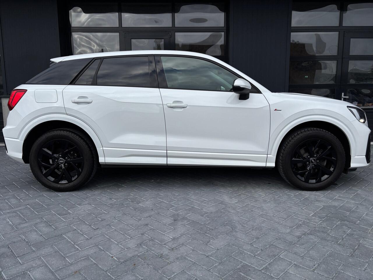 Audi Q2 35 TFSI S-line Black Keyless