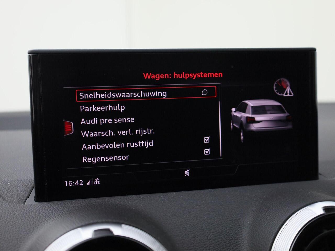 Audi Q2 35 TFSI/150PK S-Tronic S Edition · Panoramadak · Apple/Android Car Play · Camera + Parkeersensoren