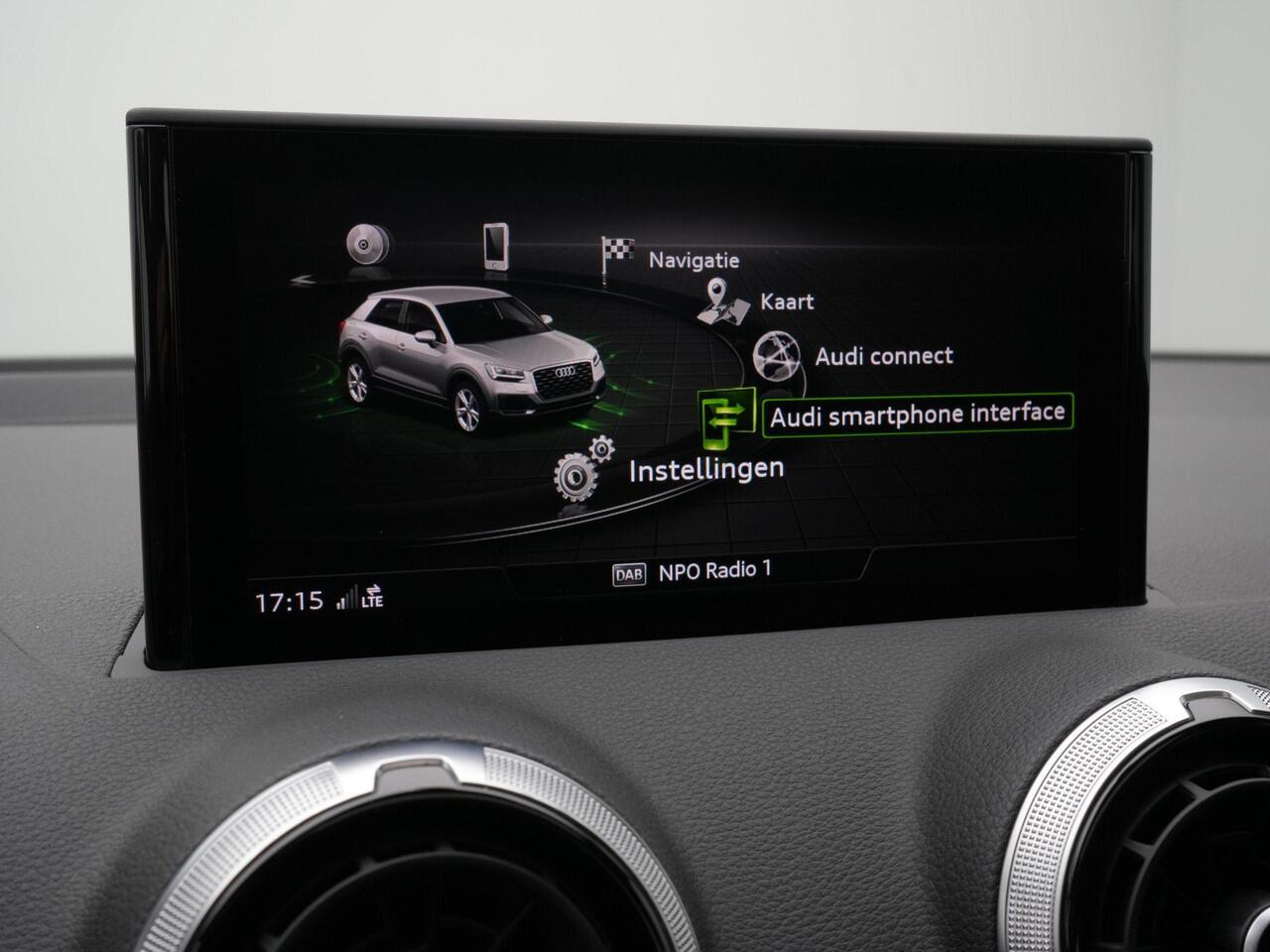 Audi Q2 1.0 30 TFSI 110 pk Advanced edition | Panoramadak | LED koplampen | Achteruitrijcamera | Side Assist | Cruise control | 17 inch