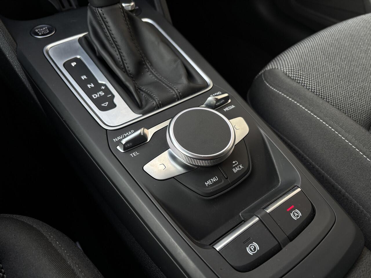 Audi Q2 35 TFSI S-line Black Edition