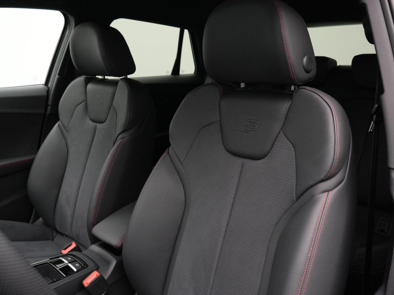 Audi Q2 35 TFSI 150 pk S-tronic S-Line | Trekhaak | Standkachel | Matrix LED | Leder/alcantara | Achteruitrijcamera | Navigatie | Stoelverwarming