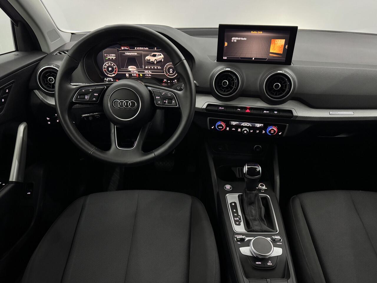 Audi Q2 35 TFSI S Edition Camera, Navi, Keyless start, Virtual desk, Elektrische achterklep, Cruise control adaptief, Stoelverwarming