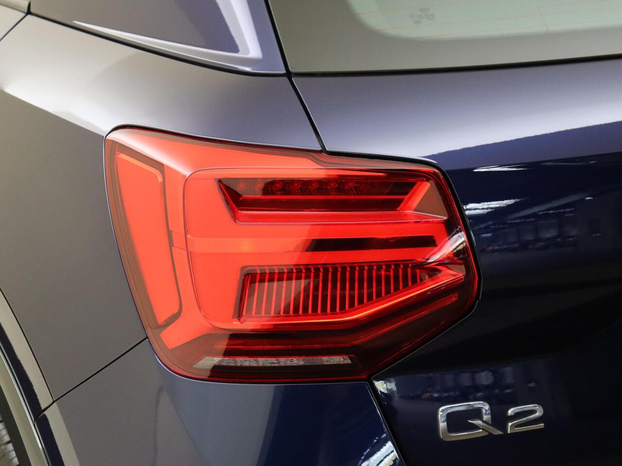 Audi Q2 35 TFSI Business Edition | Keyless | Achteruitrijcamera | Stoelverwarming | LED matrix verlichting | CarPlay | Adaptieve cruise control | Elektrisch inklapbare buitenspiegels |