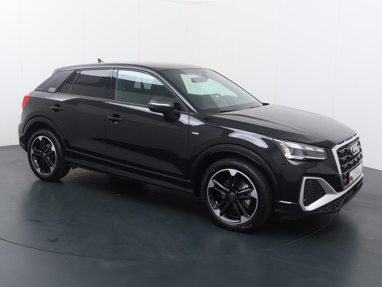 Audi Q2 35 TFSI S Edition | 150 PK | Automaat | Trekhaak | Matrix LED | S line interieur | S line |