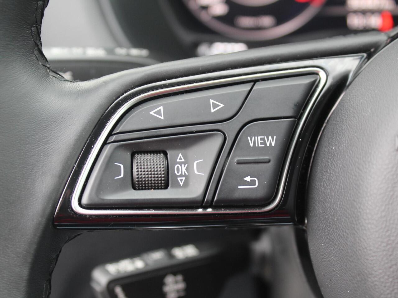 Audi Q2 35 TFSI S Edition Automaat / 1500KG Trekgewicht / S-Line / Navigatie + Apple Carplay/Android Auto / Cruise Control / Climate Control / Stoelverwarming Voor / Bluetooth /