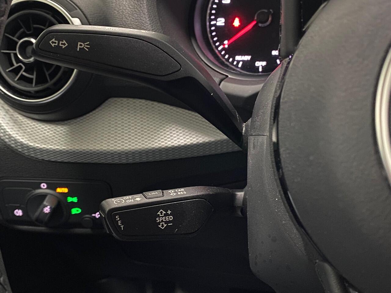 Audi Q2 35 TFSI S Edition S Line Camera Led Koplampen Keyless entry Navi