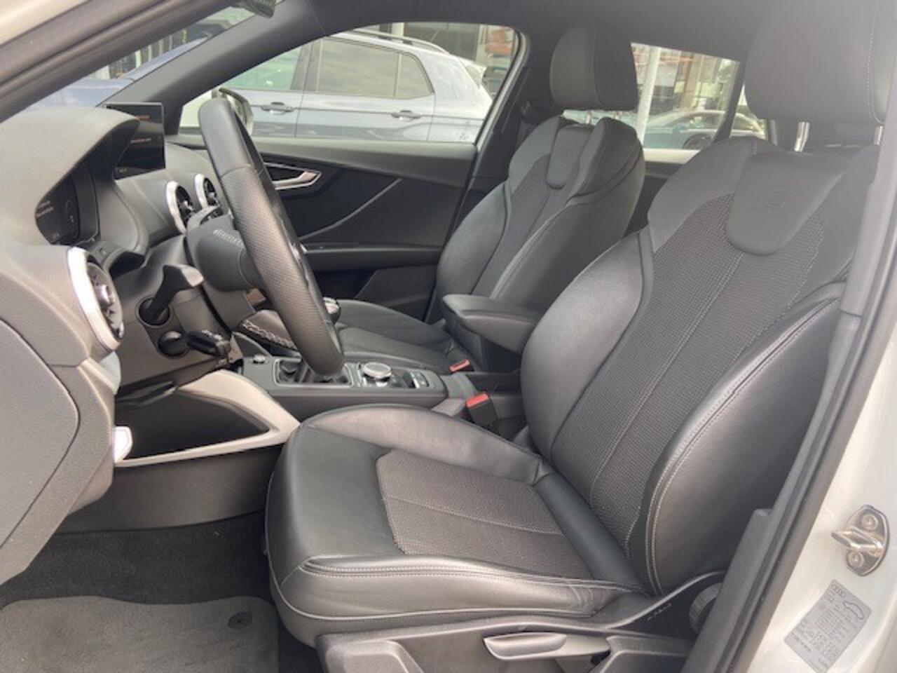 Audi Q2 30 TFSI 110pk S Edition / S-Line Exterieur & Interieur / LED / Virtual Cockpit / Navigatie / Parkeersensoren Achter / 17" LMV