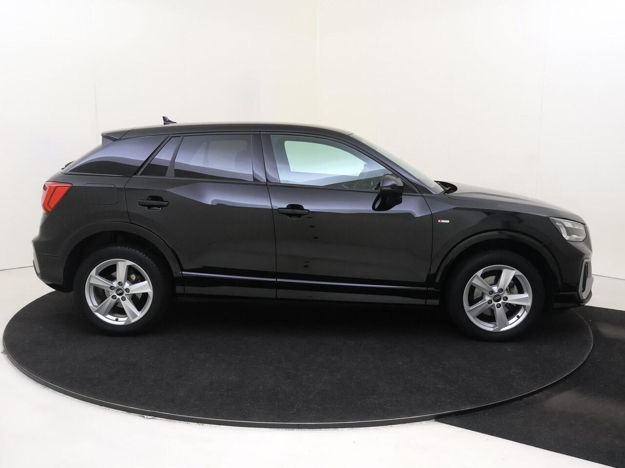 Audi Q2 35 TFSI S Edition | LED matrix verlichting | CarPlay | Virtual cockpit | Cruise control | Navigatie | S-line interieur | Climate control |