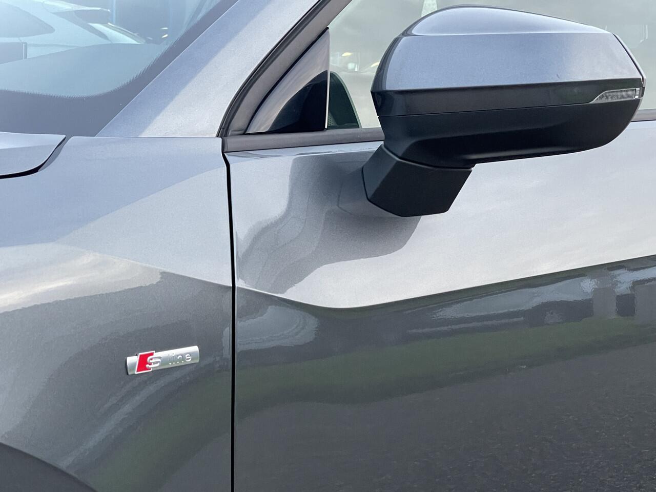 Audi Q2 35 TFSI S-line Black Matrix Sonos Pano