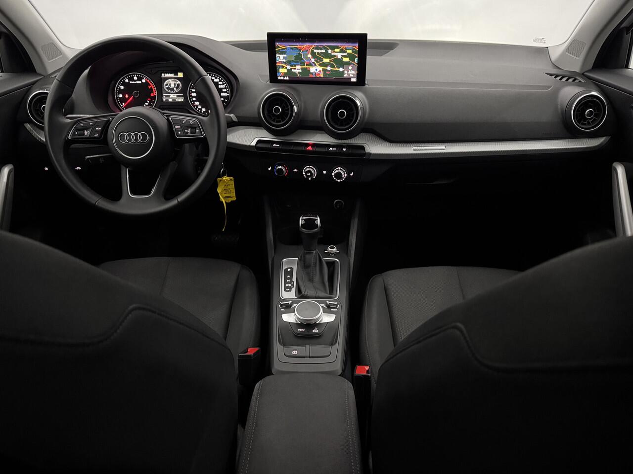 Audi Q2 35 TFSI S-line Airco, Parkeersensoren, Navi, Cruise control adaptief, Stoelverwarming, A start stop