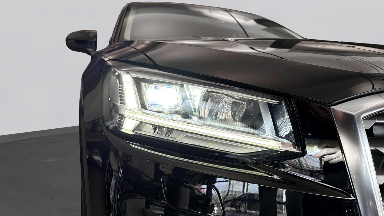 Audi Q2 35 TFSI 150Pk Epic / PDC V+A / Sportstoelen / DAB Radio