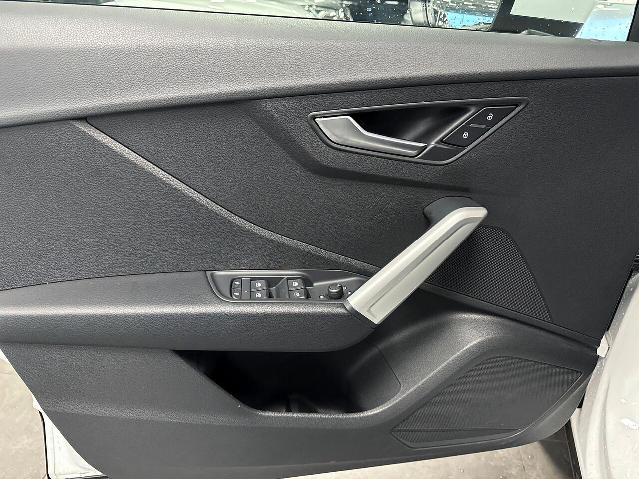 Audi Q2 30 115pk TFSI Pro Line Cruise control | Parkeersensoren achter | Draadloos telefoonlader