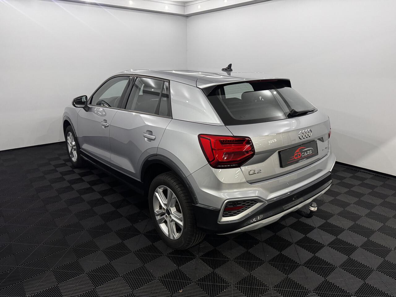 Audi Q2 35 TFSI S Edition Camera, Navi, Keyless start, Virtual desk, Elektrische achterklep, Cruise control adaptief, Stoelverwarming