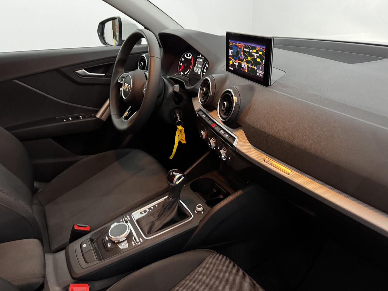 Audi Q2 35 TFSI S-line Airco, Parkeersensoren, Navi, Cruise control adaptief, Stoelverwarming, A start stop
