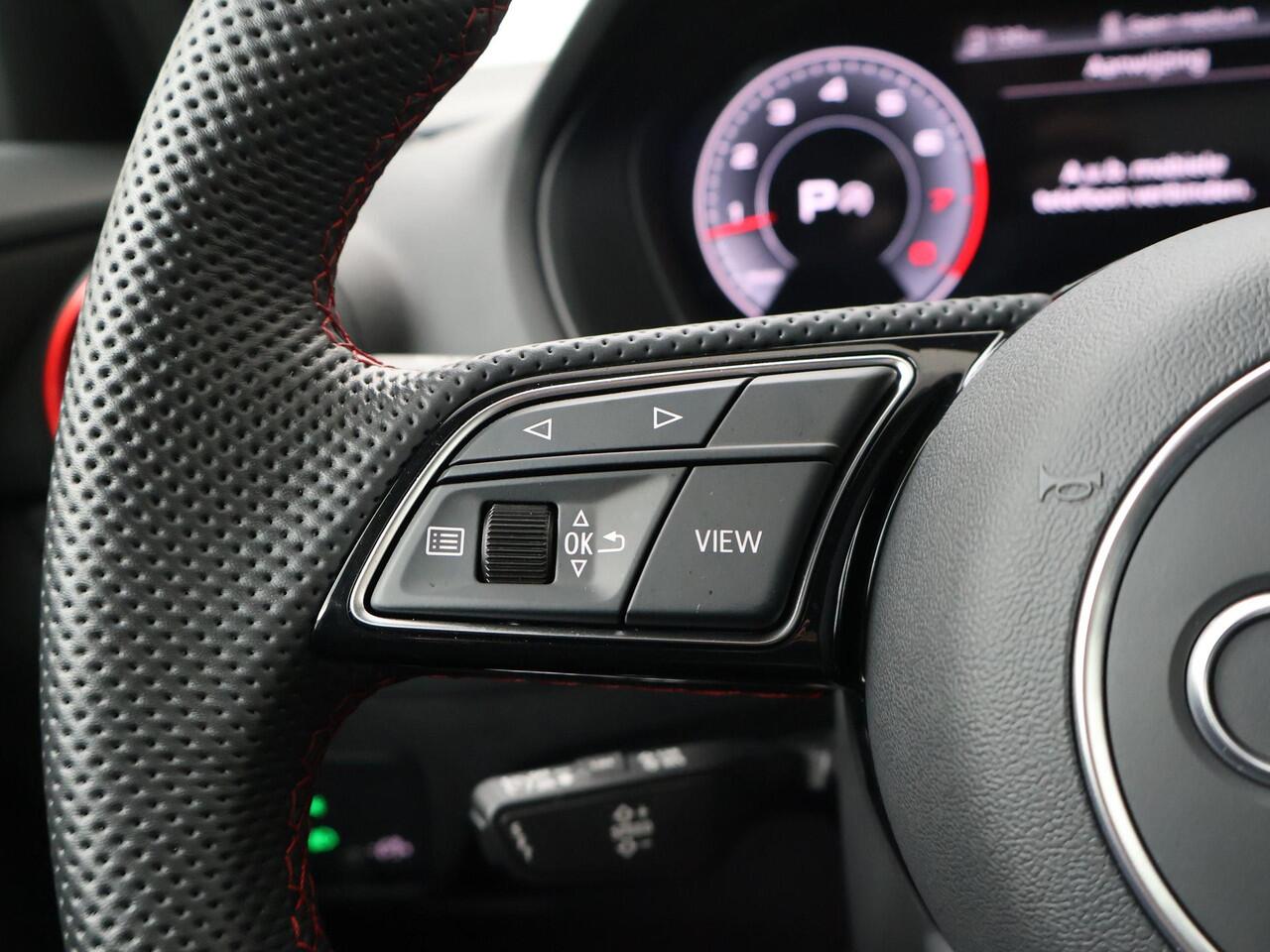 Audi Q2 35 TFSI S Edition | 150 PK | Automaat | Trekhaak | Matrix LED | S line interieur | S line |