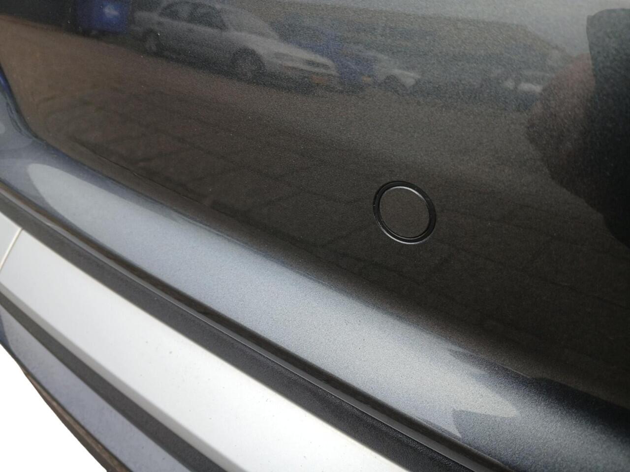 Audi Q2 35 TFSI S Edition | AUTOMAAT | S-Line interieur | PDC v+a | LM Velgen | LED |