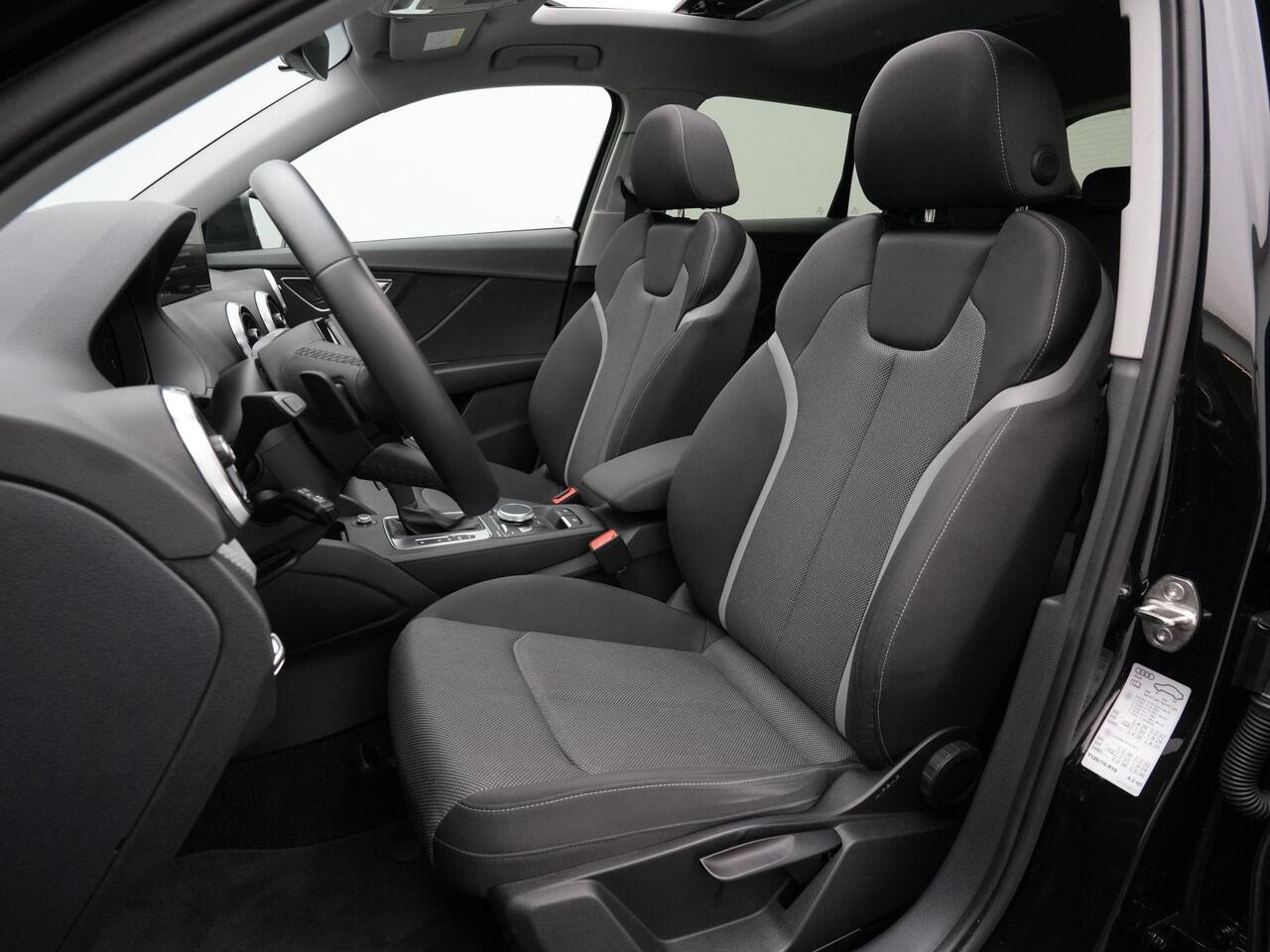 Audi Q2 35 TFSI 150 pk S-tronic S-Line | Panoramadak | Matrix LED | Achteruitrijcamera | Stoelverwarming | Navigatie