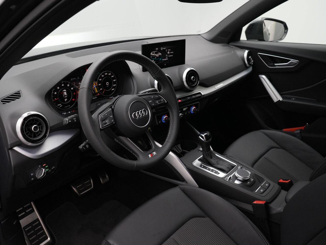 Audi Q2 35 TFSI 150 pk S-tronic S Edition / S-Line | Trekhaak | Matrix LED | Achteruitrijcamera | Navigatie | Adaptive Cruise